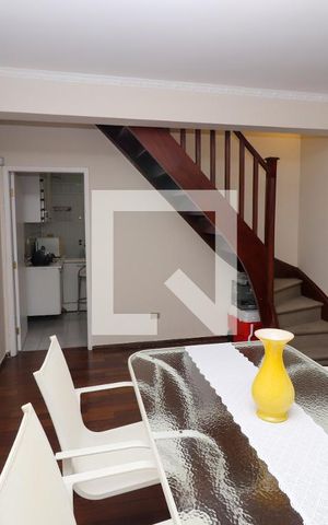 Casa à venda com 200m², 4 quartos e 2 vagas Casa à venda com 200m², 4 quartos e 2 vagasSala de Jantar