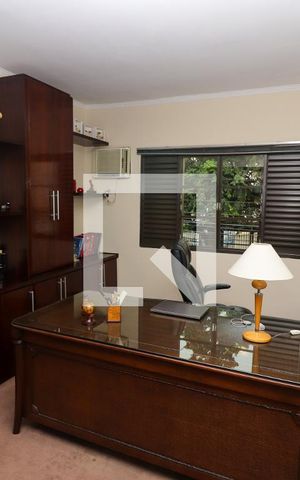 Casa à venda com 200m², 4 quartos e 2 vagas Casa à venda com 200m², 4 quartos e 2 vagasQuarto 2