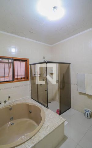 Casa à venda com 300m², 4 quartos e 3 vagas