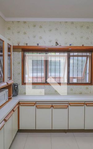 Casa à venda com 300m², 4 quartos e 3 vagas