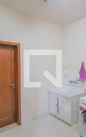 Casa à venda com 300m², 4 quartos e 3 vagas
