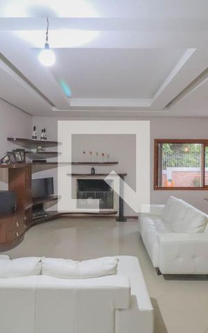Casa à venda com 300m², 4 quartos e 3 vagas