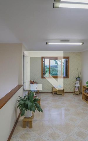 Casa à venda com 300m², 4 quartos e 3 vagas