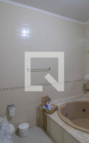 Casa à venda com 300m², 4 quartos e 3 vagas