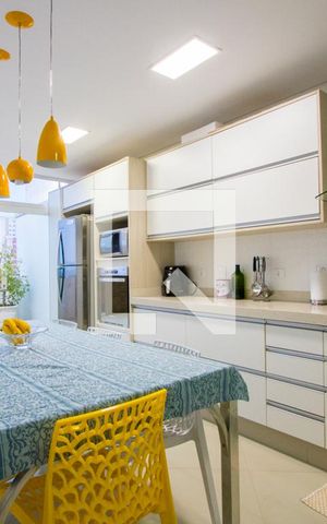 Apartamento à venda com 90m², 2 quartos e 1 vagaCozinha