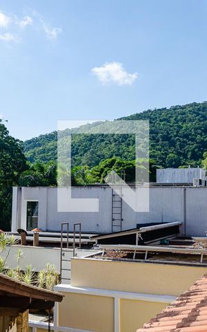 Casa de condomínio à venda com 675m², 7 quartos e 6 vagas Casa de condomínio à venda com 675m², 7 quartos e 6 vagassuite