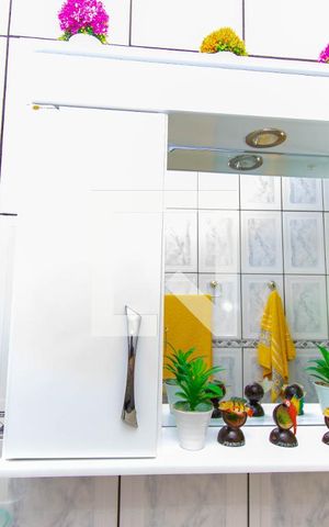 Casa à venda com 95m², 2 quartos e sem vaga Casa à venda com 95m², 2 quartos e sem vagaBanheiro da Suíte