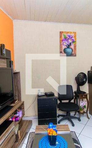 Casa à venda com 95m², 2 quartos e sem vaga Casa à venda com 95m², 2 quartos e sem vagaSala