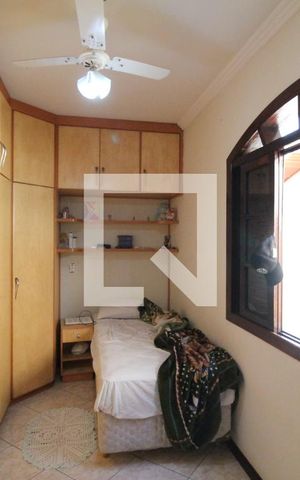 Casa à venda com 200m², 4 quartos e 2 vagasQuarto 2