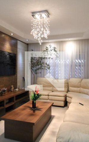 Casa à venda com 200m², 4 quartos e 2 vagasSala  