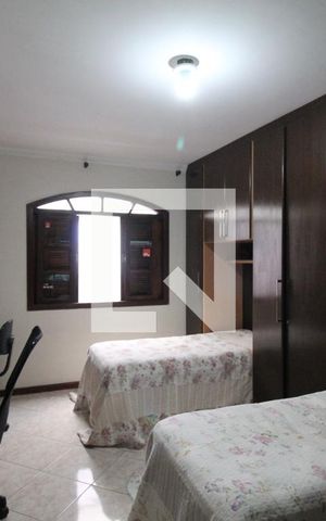 Casa à venda com 200m², 4 quartos e 2 vagasQuarto 4  