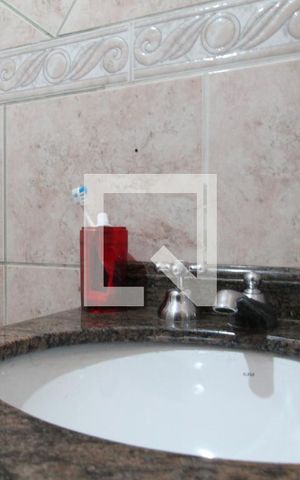 Casa à venda com 200m², 4 quartos e 2 vagasBanheiro 1