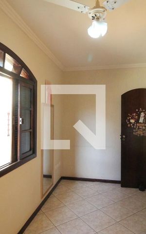 Casa à venda com 200m², 4 quartos e 2 vagasQuarto 2  