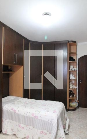 Casa à venda com 200m², 4 quartos e 2 vagasQuarto 4  