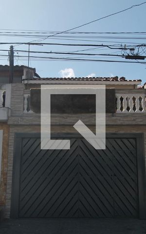 Casa à venda com 200m², 4 quartos e 2 vagasFachada