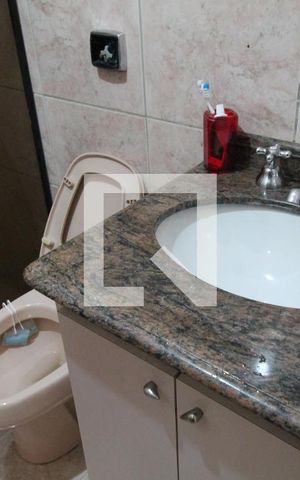 Casa à venda com 200m², 4 quartos e 2 vagasBanheiro 1