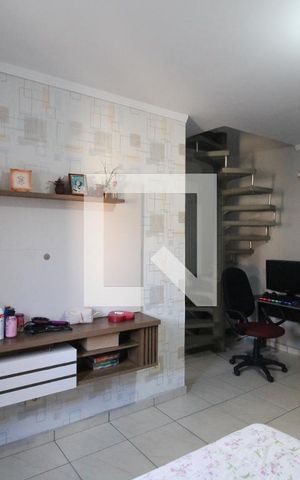 Casa à venda com 200m², 4 quartos e 2 vagasQuarto 3 - Suíte