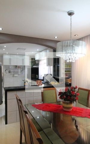 Casa à venda com 200m², 4 quartos e 2 vagasCozinha