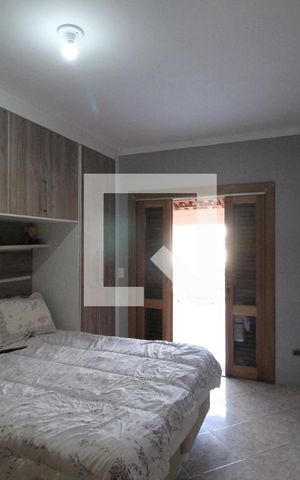 Casa à venda com 200m², 4 quartos e 2 vagasQuarto Suíte 1