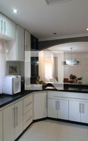 Casa à venda com 200m², 4 quartos e 2 vagasCozinha