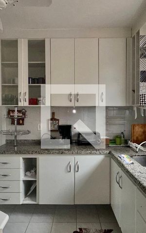 Apartamento para alugar com 152m², 4 quartos e 2 vagas Apartamento para alugar com 152m², 4 quartos e 2 vagasCozinha