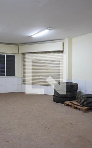 Casa à venda com 840m², 4 quartos e 8 vagasEscritório