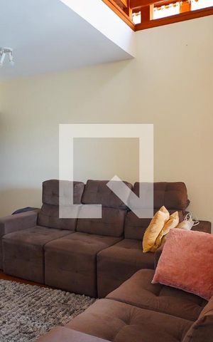 Casa à venda com 840m², 4 quartos e 8 vagasSala 1
