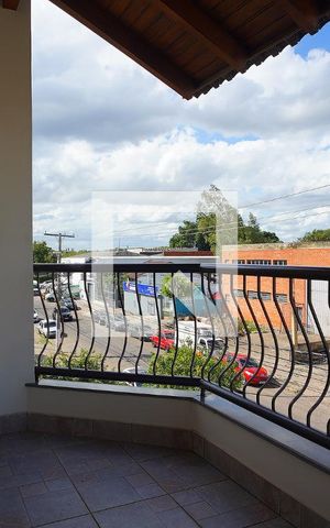 Casa à venda com 840m², 4 quartos e 8 vagasSuíte - Varanda