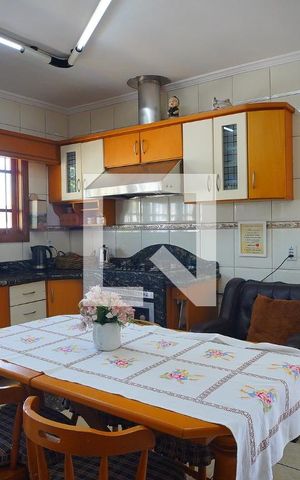 Casa à venda com 840m², 4 quartos e 8 vagasCozinha