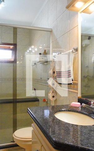 Casa à venda com 840m², 4 quartos e 8 vagasBanheiro da Suíte