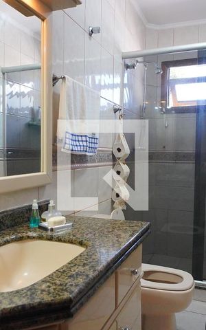 Casa à venda com 840m², 4 quartos e 8 vagasBanheiro Corredor