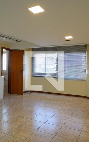 Casa à venda com 840m², 4 quartos e 8 vagasEscritório
