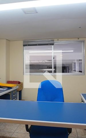 Casa à venda com 840m², 4 quartos e 8 vagasEscritório