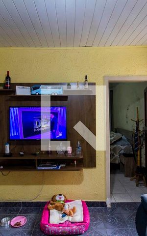 Casa à venda com 300m², 2 quartos e 2 vagas Casa à venda com 300m², 2 quartos e 2 vagasSala