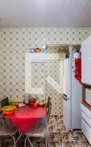 Casa à venda com 300m², 2 quartos e 2 vagas Casa à venda com 300m², 2 quartos e 2 vagasCozinha