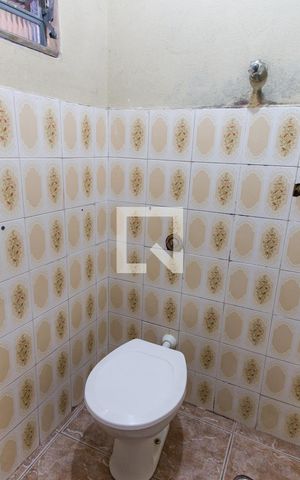 Casa à venda com 92m², 2 quartos e 1 vaga Casa à venda com 92m², 2 quartos e 1 vagaBanheiro de Serviço