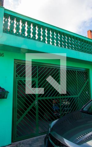 Casa à venda com 262m², 3 quartos e 2 vagasFachada