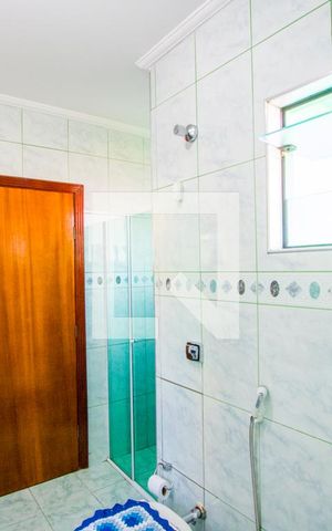 Casa à venda com 262m², 3 quartos e 2 vagasBanheiro do quarto 1