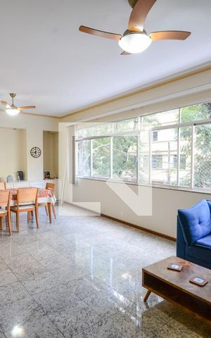Apartamento à venda com 240m², 5 quartos e 1 vagaSala