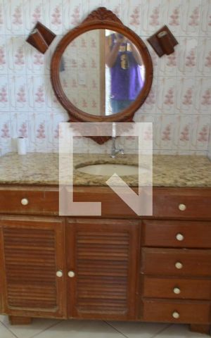 Casa de condomínio à venda com 308m², 5 quartos e 1 vagaBanheiro