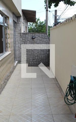 Casa de condomínio à venda com 308m², 5 quartos e 1 vagaQuintal