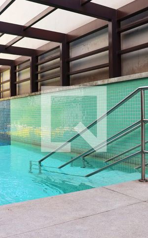 Apartamento à venda com 47m², 1 quarto e sem vaga Apartamento à venda com 47m², 1 quarto e sem vagaÁrea comum - Piscina
