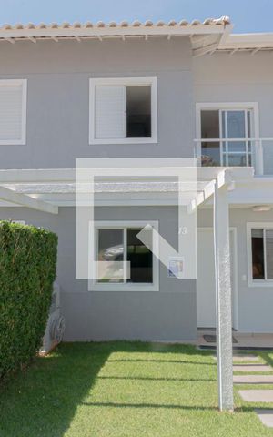 Casa à venda com 154m², 3 quartos e 3 vagas Casa à venda com 154m², 3 quartos e 3 vagasfachada