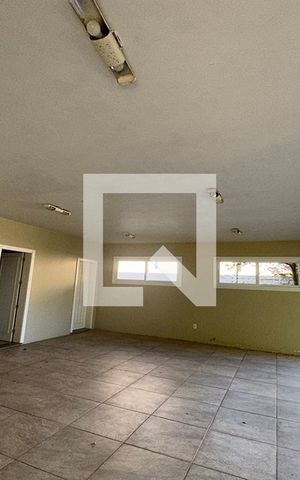 Casa à venda com 300m², 4 quartos e 4 vagasGaragem