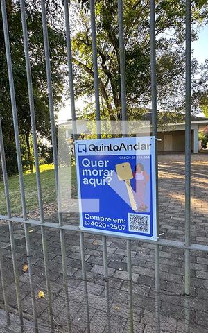 Casa à venda com 300m², 4 quartos e 4 vagasFachada