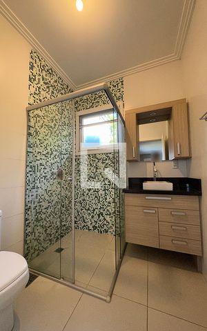 Casa à venda com 300m², 4 quartos e 4 vagasBanheiro Social