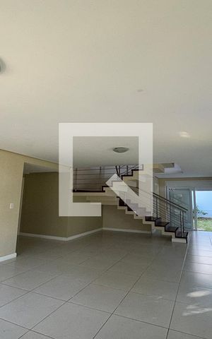 Casa à venda com 300m², 4 quartos e 4 vagasSala 1