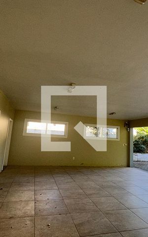 Casa à venda com 300m², 4 quartos e 4 vagasGaragem