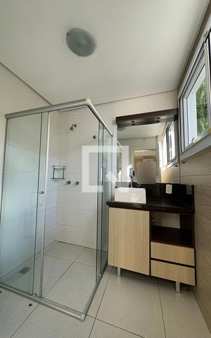 Casa à venda com 300m², 4 quartos e 4 vagasBanheiro da Suíte 2