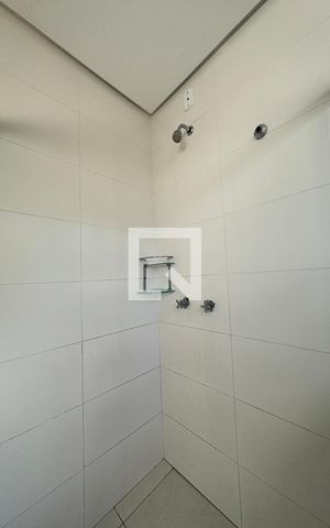 Casa à venda com 300m², 4 quartos e 4 vagasBox do Banheiro da Suíte 2
